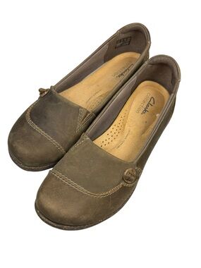 Clarks Collection Roseville Sky Dark Taupe Leather Comfort Slip On Shoe 8